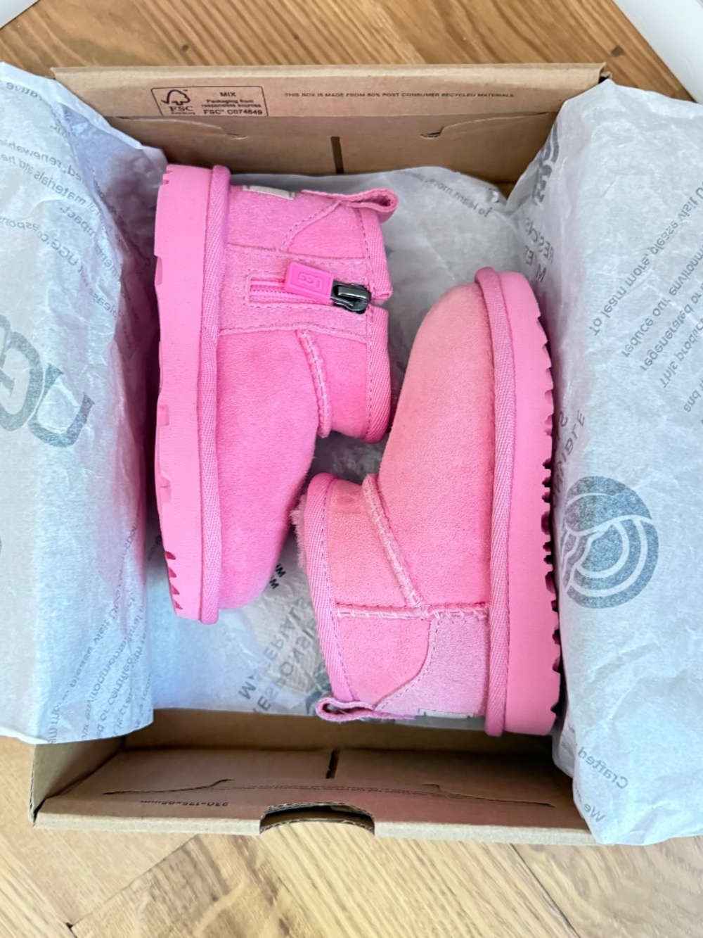 NIB UGG Toddler Classic Ultra Mini Sweet Pink Boots Size 6T